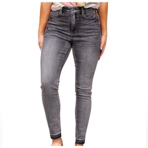 Judy Blue Mid Rise Gray Skinny Jeans